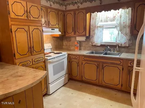 106 Parsley Street Erwin Tn 37650, Erwin, TN 37650 photo 3