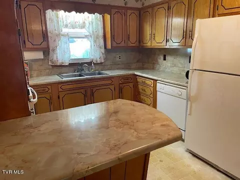 106 Parsley Street Erwin Tn 37650, Erwin, TN 37650 photo 2
