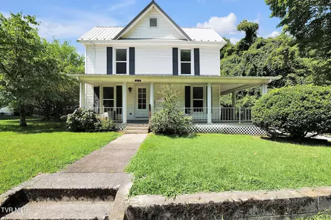 329 N Beaver Dam Avenue Damascus Va 24236, Damascus, VA 24236