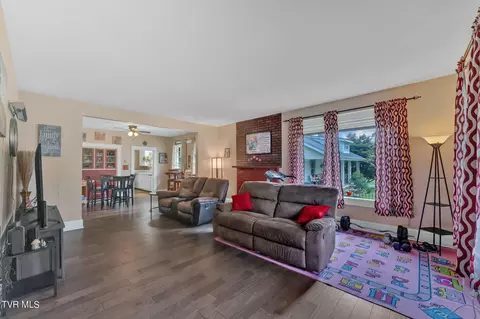 509 Vinton Street Erwin Tn 37650, Erwin, TN 37650 photo 2
