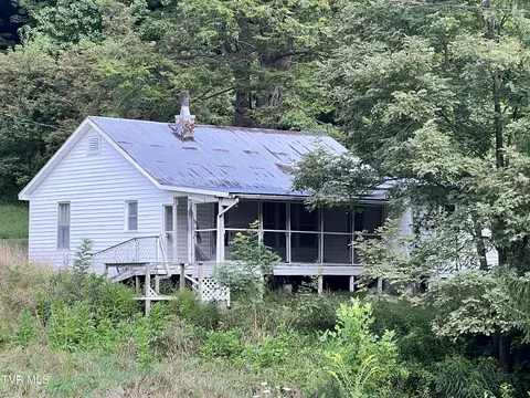673 Hampton Creek Road Roan Mountain Tn 37687, Roan Mountain, TN 37687