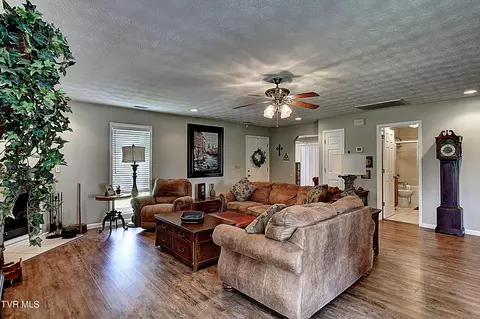 Living - 410 Shadden Road Gray Tn 37615, Gray, TN 37615 photo 4 of 6
