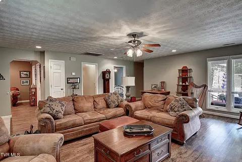 Living - 410 Shadden Road Gray Tn 37615, Gray, TN 37615 photo 5 of 6