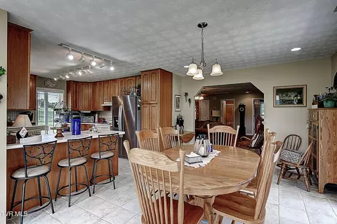 Dining - 410 Shadden Road Gray Tn 37615, Gray, TN 37615 photo 1 of 2
