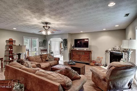 Living - 410 Shadden Road Gray Tn 37615, Gray, TN 37615 photo 1 of 6