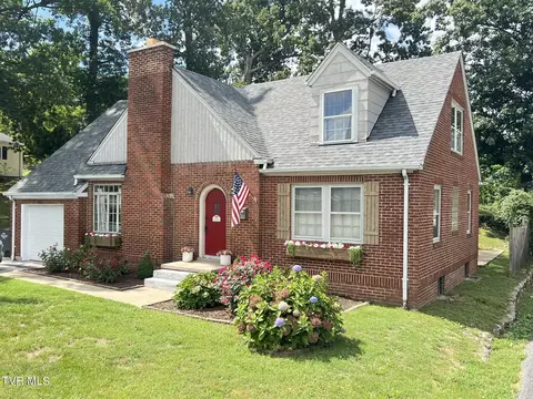 2116 Fort Henry Drive Kingsport Tn 37664, Kingsport, TN 37664
