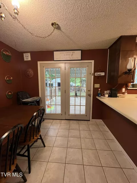 Dining - 650 Hill Avenue Erwin Tn 37650, Erwin, TN 37650 photo 1 of 1