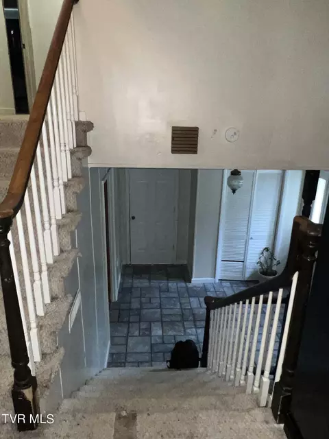 Entry Way - 650 Hill Avenue Erwin Tn 37650, Erwin, TN 37650 photo 3 of 6
