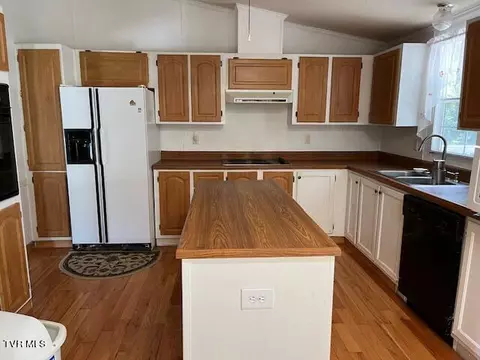 Kitchen - 7900 High Oak Road Pound Va 24279, Pound, VA 24279 photo 1 of 1