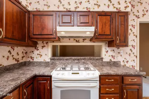 Kitchen - 4 Mcgregor Place Johnson City Tn 37604, Johnson City, TN 37604 photo 5 of 7