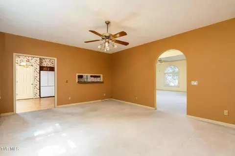 Living - 4 Mcgregor Place Johnson City Tn 37604, Johnson City, TN 37604 photo 8 of 11