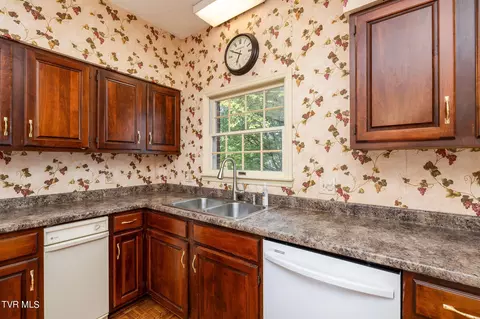 Kitchen - 4 Mcgregor Place Johnson City Tn 37604, Johnson City, TN 37604 photo 4 of 7