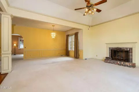 Living - 4 Mcgregor Place Johnson City Tn 37604, Johnson City, TN 37604 photo 4 of 11