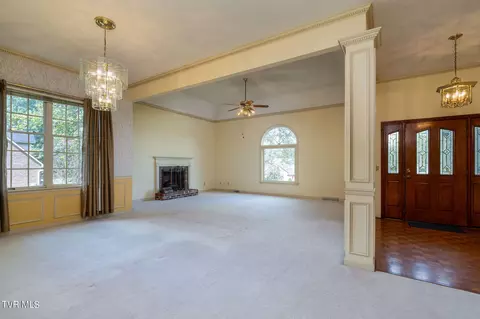 Living - 4 Mcgregor Place Johnson City Tn 37604, Johnson City, TN 37604 photo 10 of 11