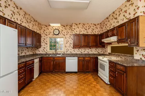 Kitchen - 4 Mcgregor Place Johnson City Tn 37604, Johnson City, TN 37604 photo 2 of 7