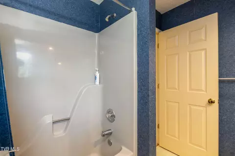 Bath - 4 Mcgregor Place Johnson City Tn 37604, Johnson City, TN 37604 photo 6 of 6