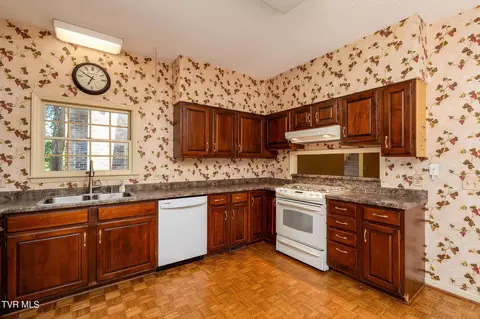 Kitchen - 4 Mcgregor Place Johnson City Tn 37604, Johnson City, TN 37604 photo 3 of 7