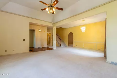 Living - 4 Mcgregor Place Johnson City Tn 37604, Johnson City, TN 37604 photo 6 of 11