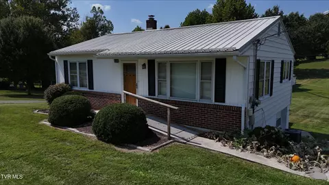 3740 Weaver Pike Pike Bristol Tn 37620, Bristol, TN 37620