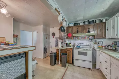 Kitchen - 1005 Baxter Street Johnson City Tn 37601, Johnson City, TN 37601 photo 2 of 3