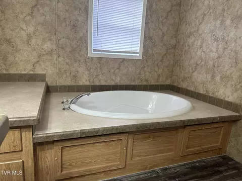 Bath - 386 Old Mill Road Keokee Va 24265, Keokee, VA 24265 photo 3 of 3