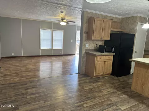 Living - 386 Old Mill Road Keokee Va 24265, Keokee, VA 24265 photo 1 of 2