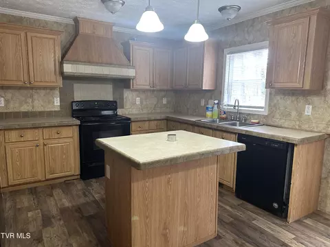 Kitchen - 386 Old Mill Road Keokee Va 24265, Keokee, VA 24265 photo 2 of 2