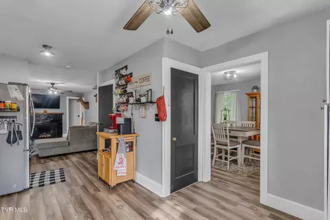 Entry Way - 314 NE Centre Avenue Coeburn Va 24230, Coeburn, VA 24230 photo 1 of 5