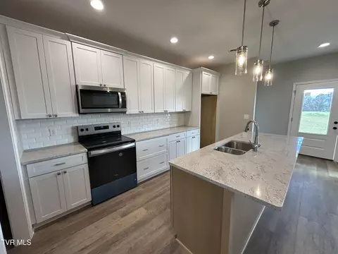 2016 Old Stage Road Greeneville Tn 37745, Greeneville, TN 37745 photo 11