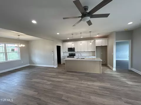 2016 Old Stage Road Greeneville Tn 37745, Greeneville, TN 37745 photo 9