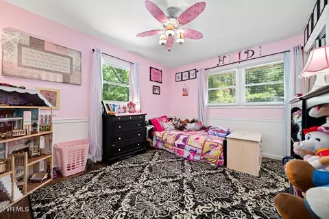 Bedroom - 222 Cherokee Circle Erwin Tn 37650, Erwin, TN 37650 photo 3 of 6