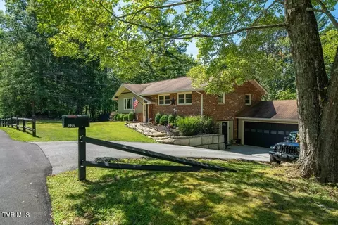 Exterior - 222 Cherokee Circle Erwin Tn 37650, Erwin, TN 37650 photo 12 of 37