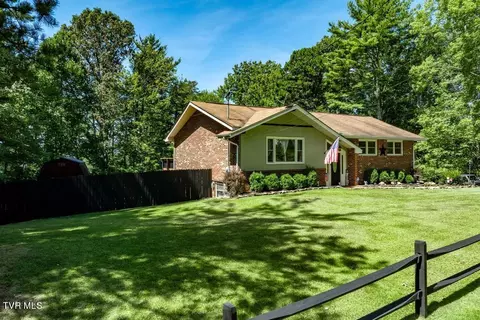 Exterior - 222 Cherokee Circle Erwin Tn 37650, Erwin, TN 37650 photo 3 of 37