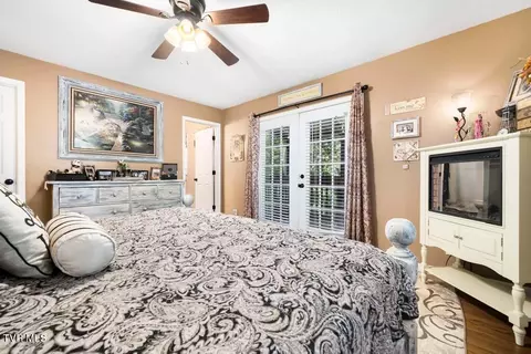 Bedroom - 222 Cherokee Circle Erwin Tn 37650, Erwin, TN 37650 photo 5 of 6