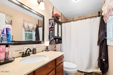 Bath - 222 Cherokee Circle Erwin Tn 37650, Erwin, TN 37650 photo 2 of 2
