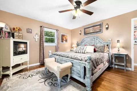 Bedroom - 222 Cherokee Circle Erwin Tn 37650, Erwin, TN 37650 photo 4 of 6