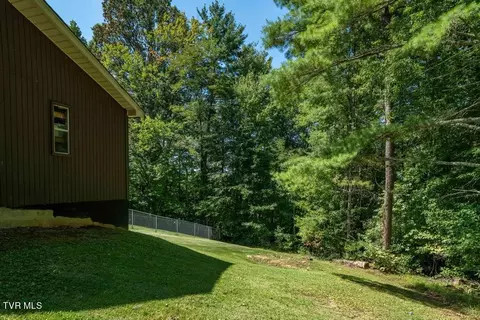 Exterior - 222 Cherokee Circle Erwin Tn 37650, Erwin, TN 37650 photo 18 of 37