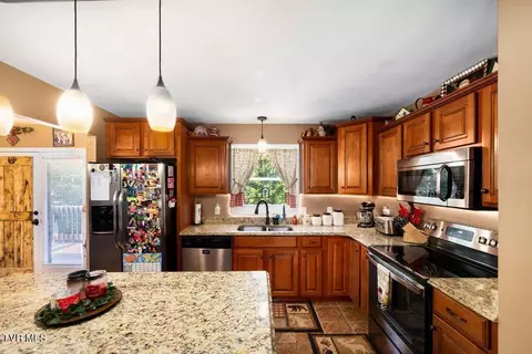 Kitchen - 222 Cherokee Circle Erwin Tn 37650, Erwin, TN 37650 photo 3 of 3