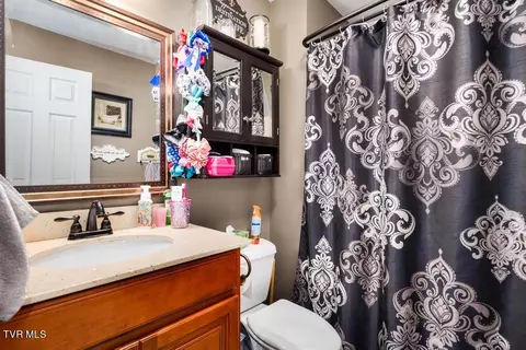 Bath - 222 Cherokee Circle Erwin Tn 37650, Erwin, TN 37650 photo 1 of 2