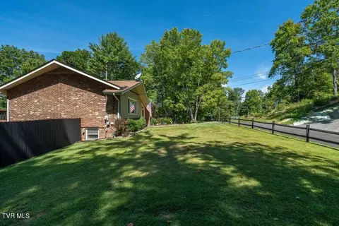 Exterior - 222 Cherokee Circle Erwin Tn 37650, Erwin, TN 37650 photo 17 of 37