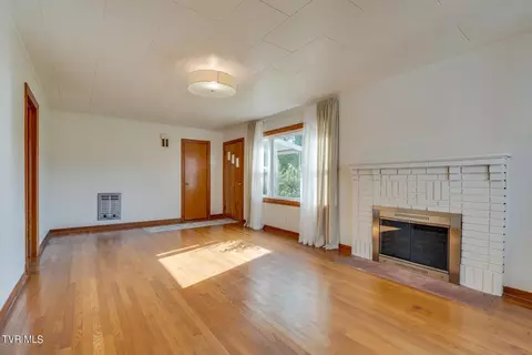 Living - 1115 Mountainview Road Erwin Tn 37650, Erwin, TN 37650 photo 3 of 3