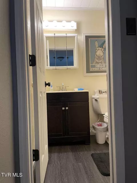 Bath - 305 Grant Street Wise Va 24293, Wise, VA 24293 photo 1 of 4