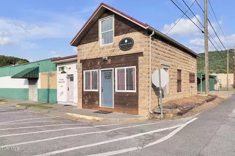 110 S Reynolds Street Damascus Va 24236, Damascus, VA 24236