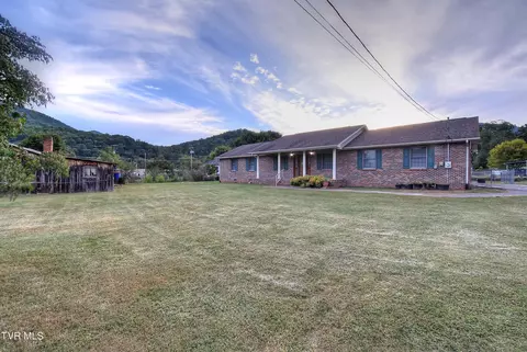 103 Mountain View Drive Hampton Tn 37658, Hampton, TN 37658 photo 2