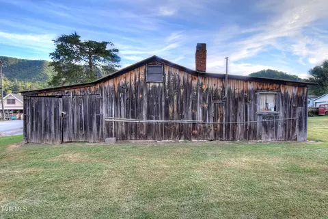 103 Mountain View Drive Hampton Tn 37658, Hampton, TN 37658 photo 9