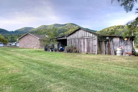 103 Mountain View Drive Hampton Tn 37658, Hampton, TN 37658 photo 8