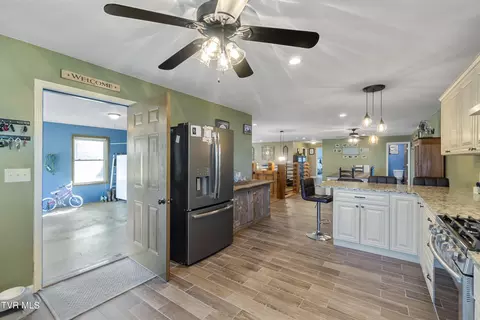 Entry Way - 315 Emerald Road Mosheim Tn 37818, Mosheim, TN 37818 photo 3 of 4