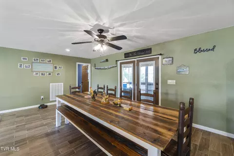 Dining - 315 Emerald Road Mosheim Tn 37818, Mosheim, TN 37818 photo 4 of 5