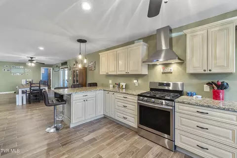 Kitchen - 315 Emerald Road Mosheim Tn 37818, Mosheim, TN 37818 photo 6 of 7