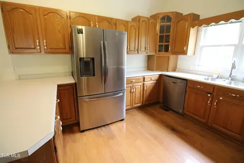 Kitchen - 108 Sam Miller Road Erwin Tn 37650, Erwin, TN 37650 photo 4 of 5
